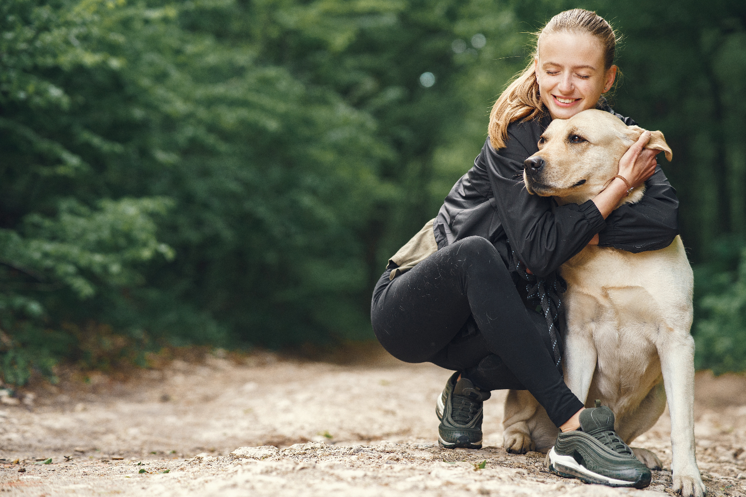 Femme avec son chien